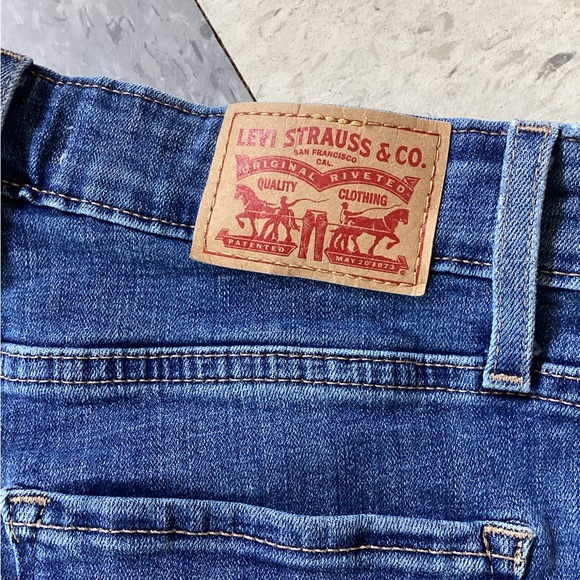 Sold! - Picture 3 of 6